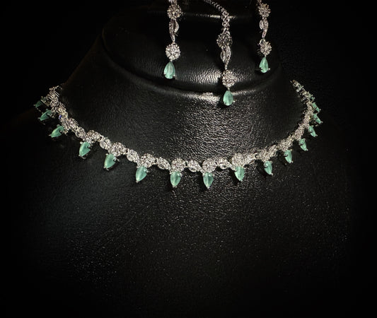 Emerald Dewdrop Diamond Necklace Set (4 Pcs)